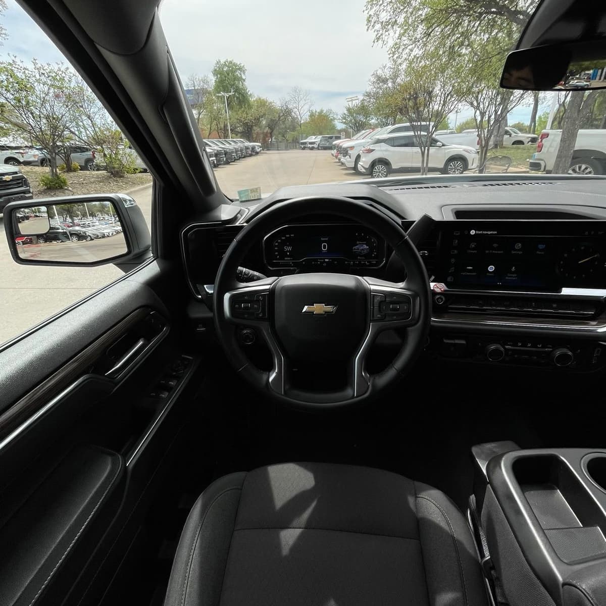 2025 Chevrolet Silverado 1500 - Image 12