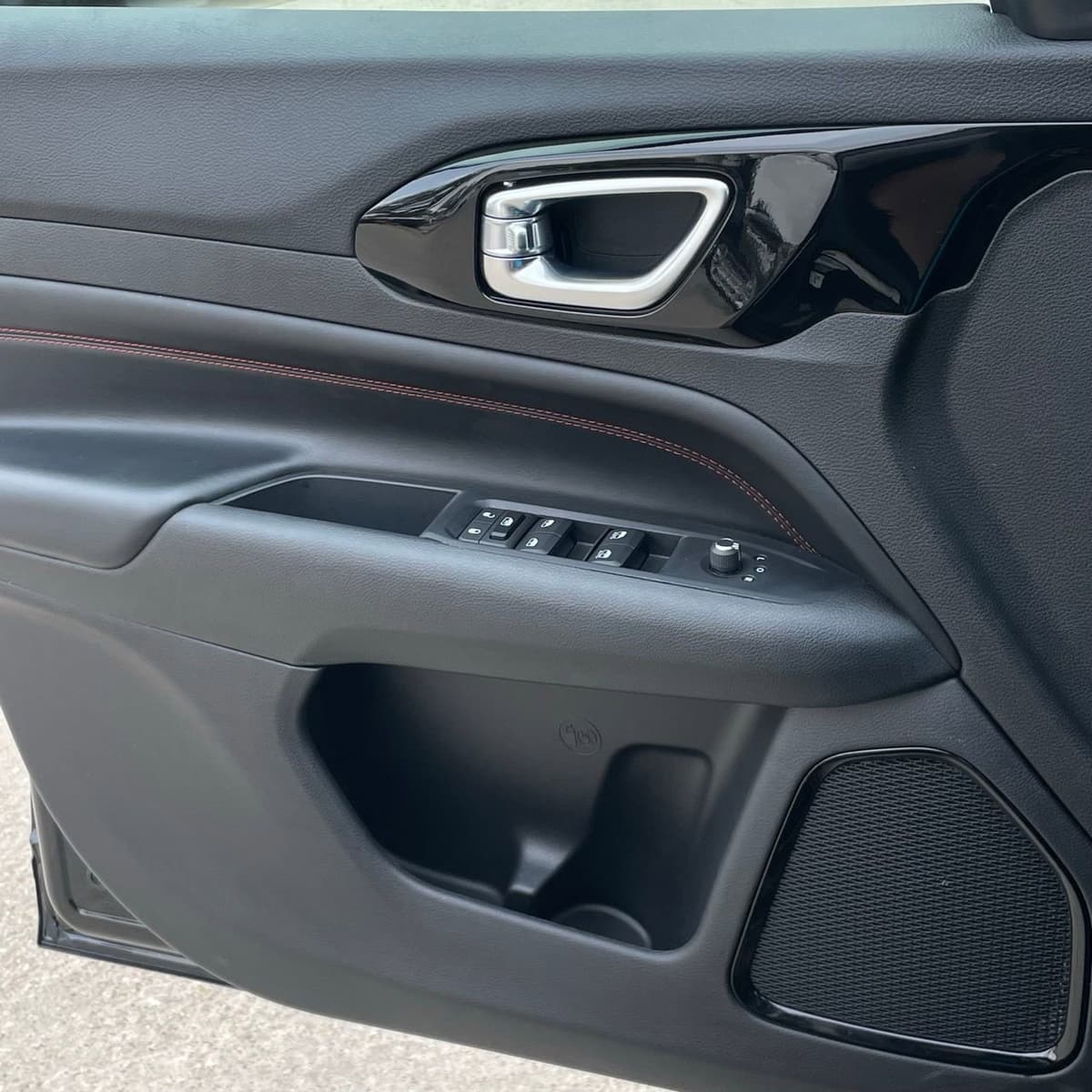 2022 Jeep Compass - Image 22