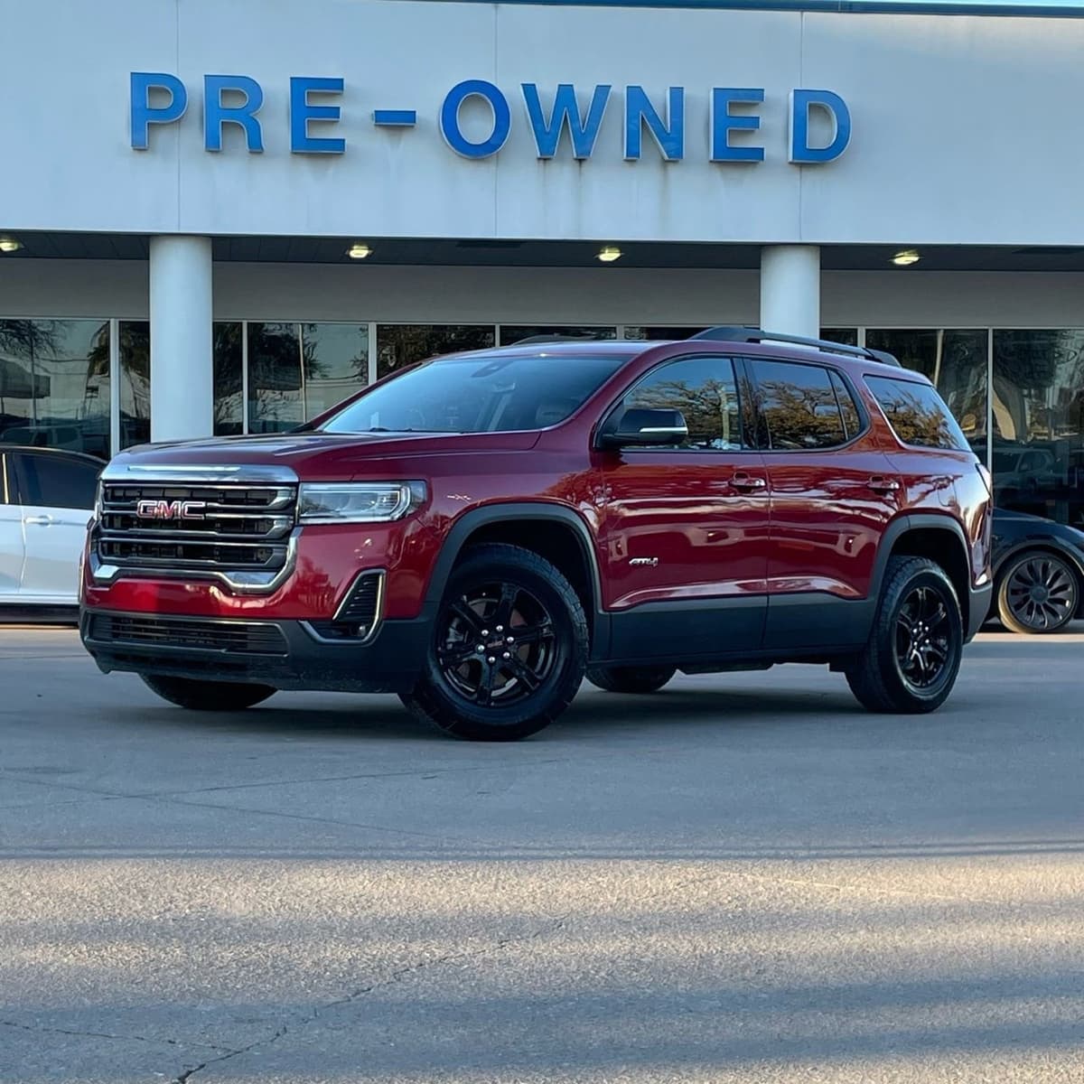 2023 GMC Acadia - Image 1