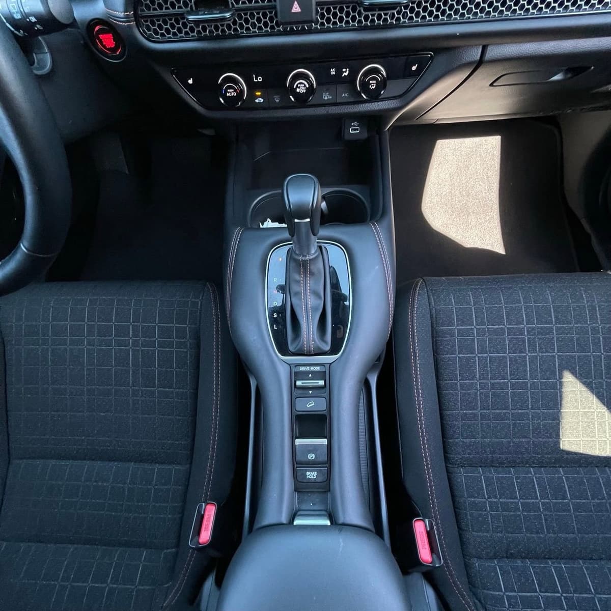 2025 Honda HR-V - Image 19