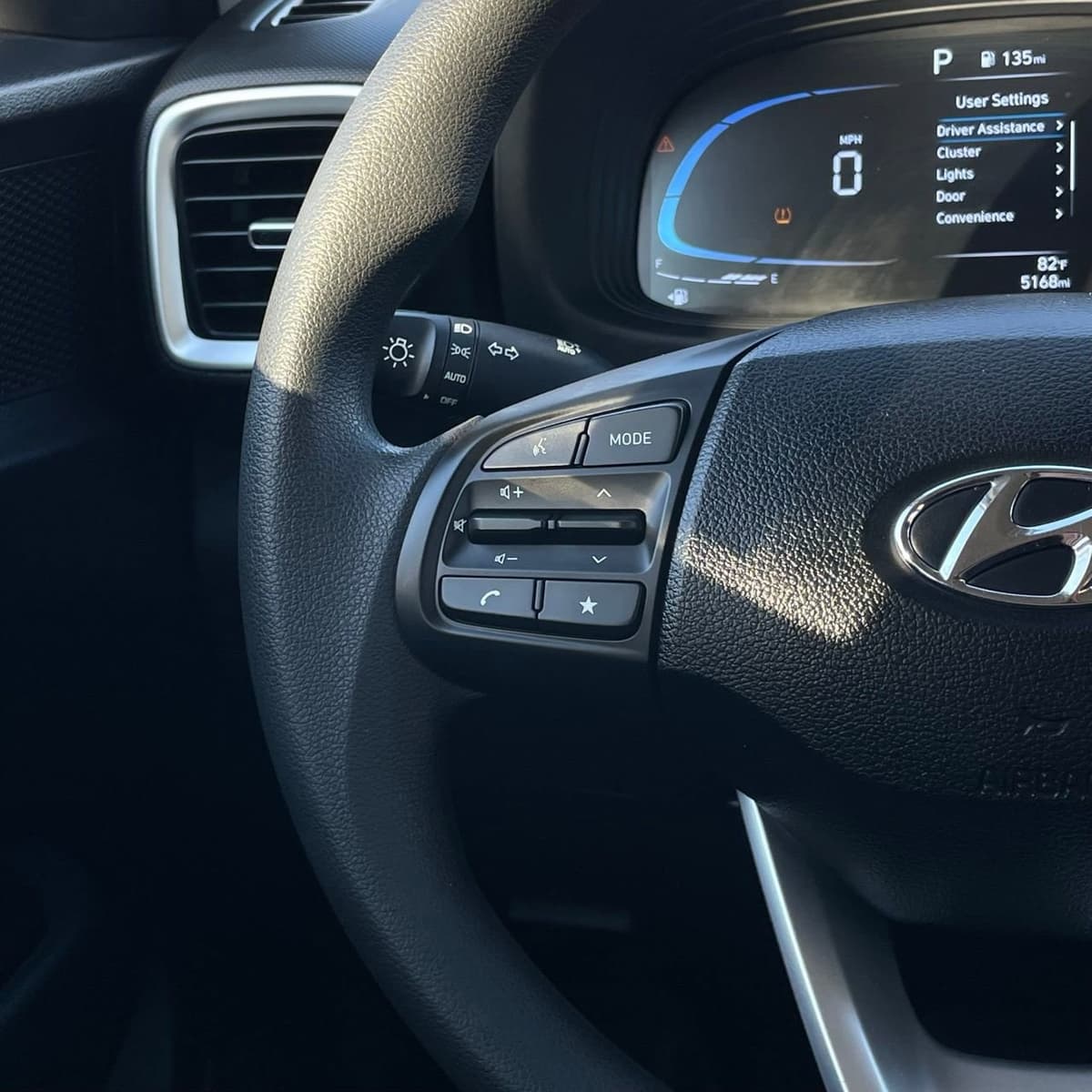 2025 Hyundai Venue - Image 13