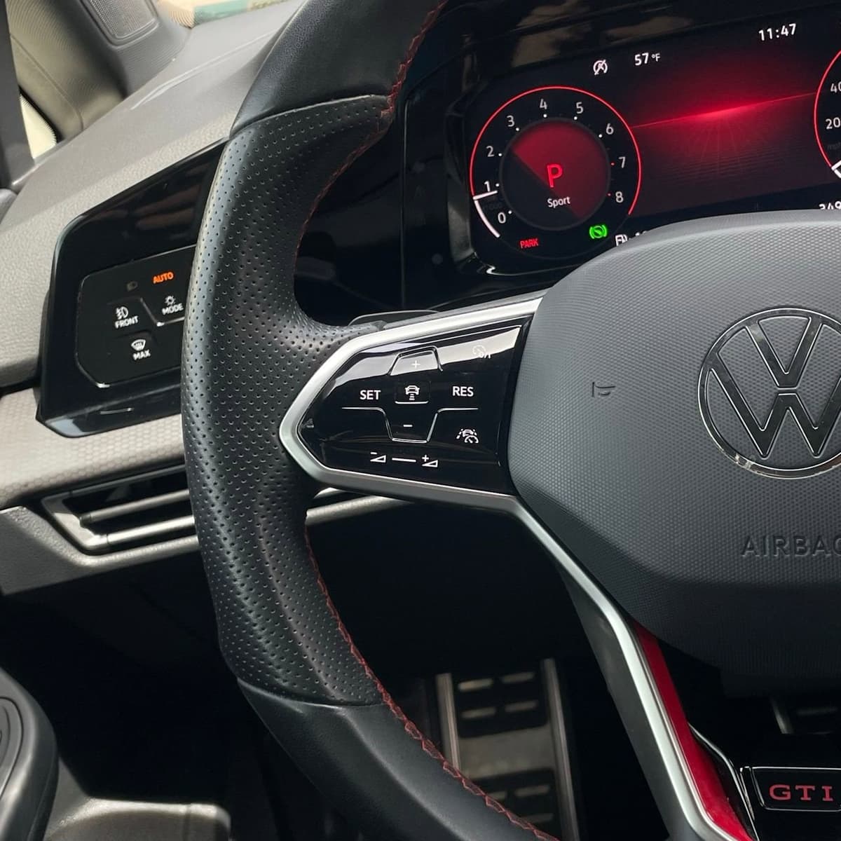 2024 Volkswagen Golf GTI - Image 13