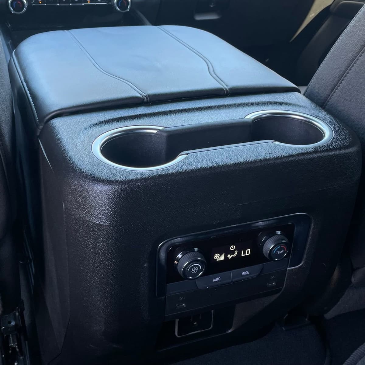 2025 Chevrolet Tahoe - Image 25