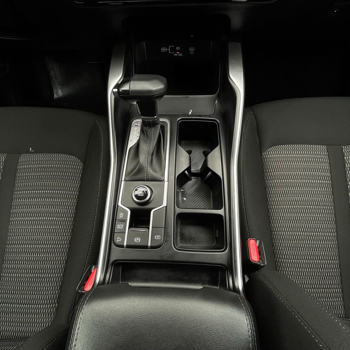 2025 Kia Sorento - Image 19