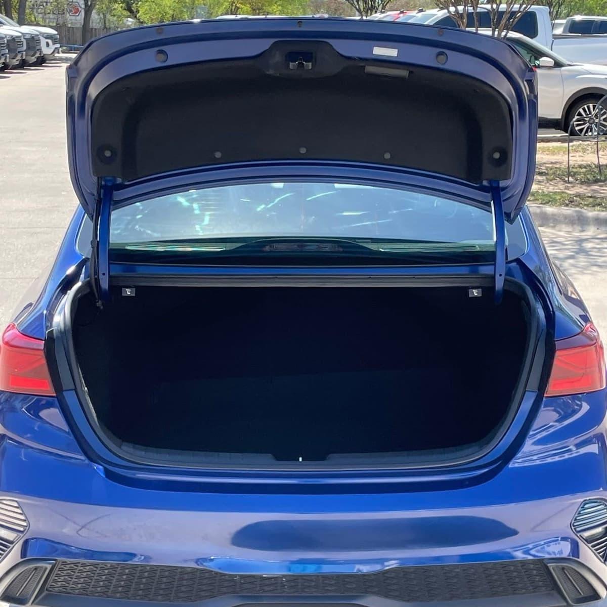 2023 Kia Forte - Image 24