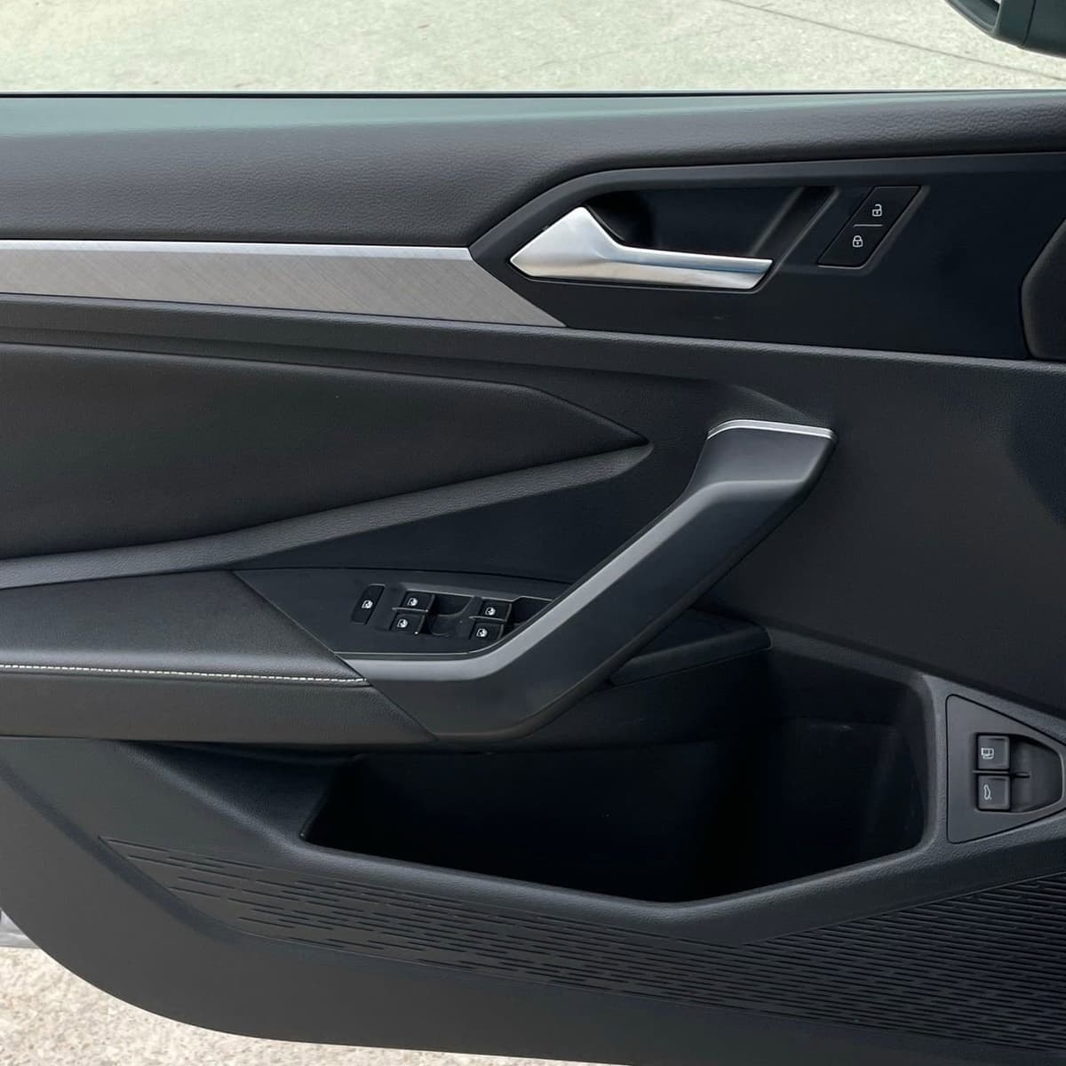 2024 Volkswagen Jetta - Image 21