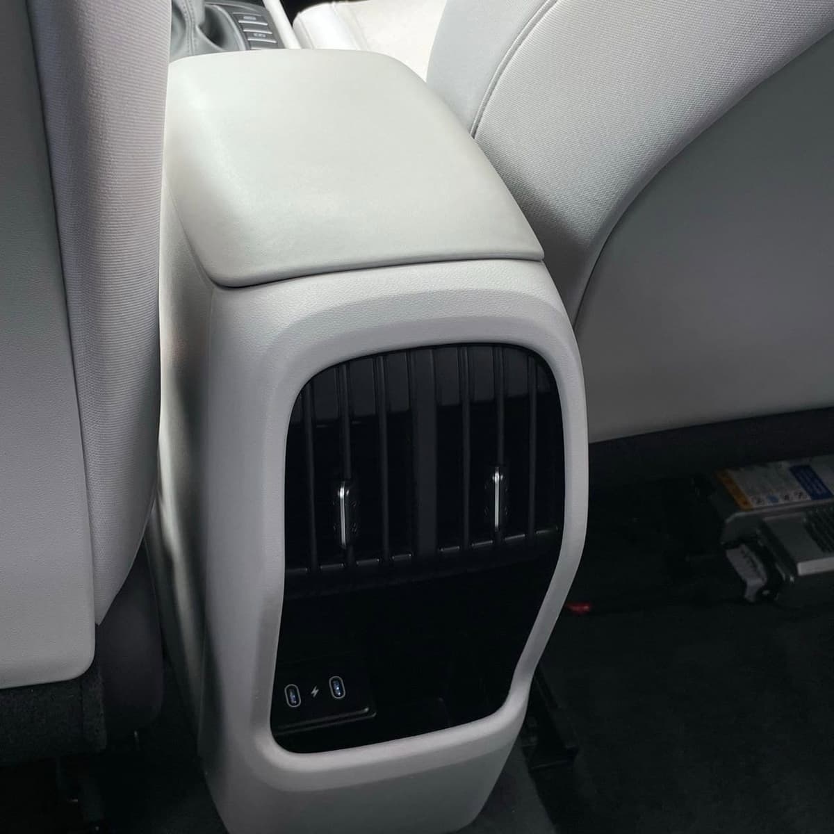 2025 Hyundai Kona - Image 24
