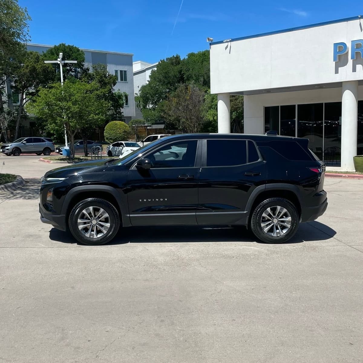 2025 Chevrolet Equinox - Image 3