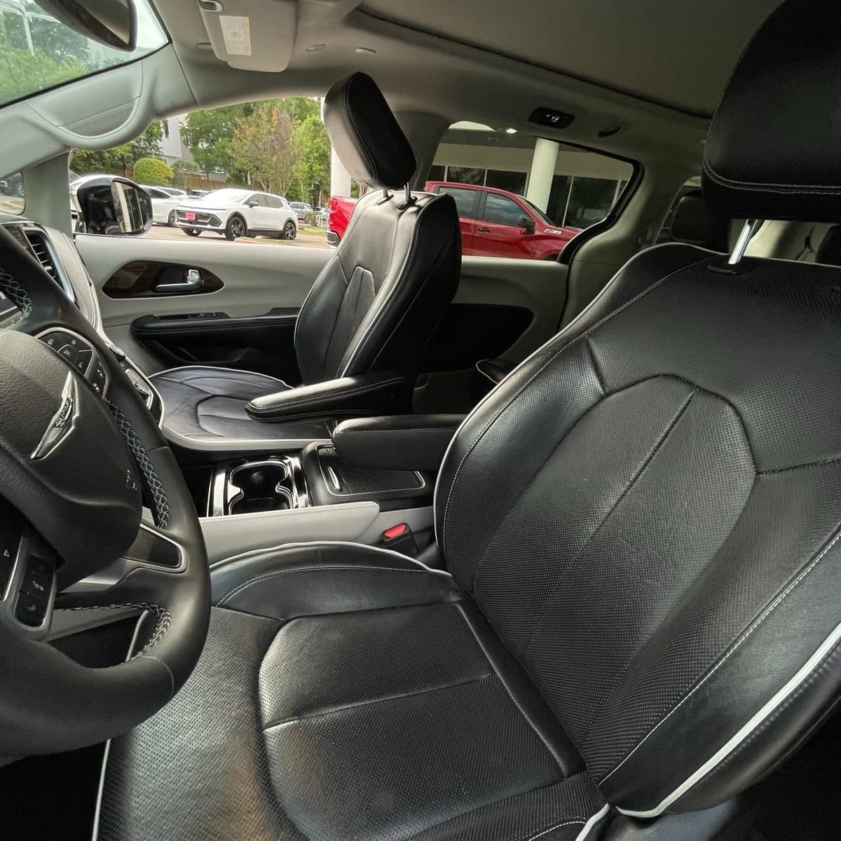 2023 Chrysler Pacifica - Image 20