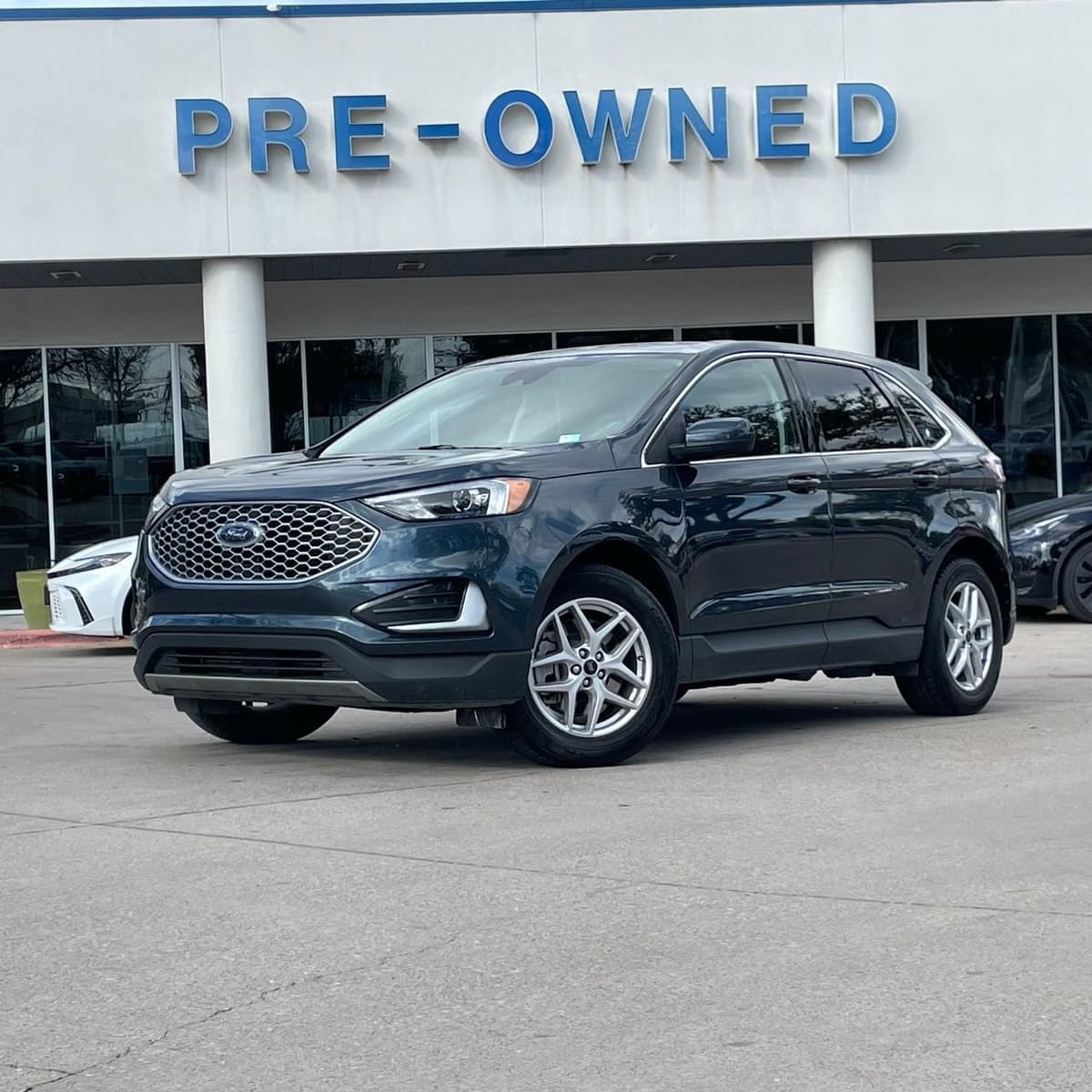 2024 Ford Edge - Image 1