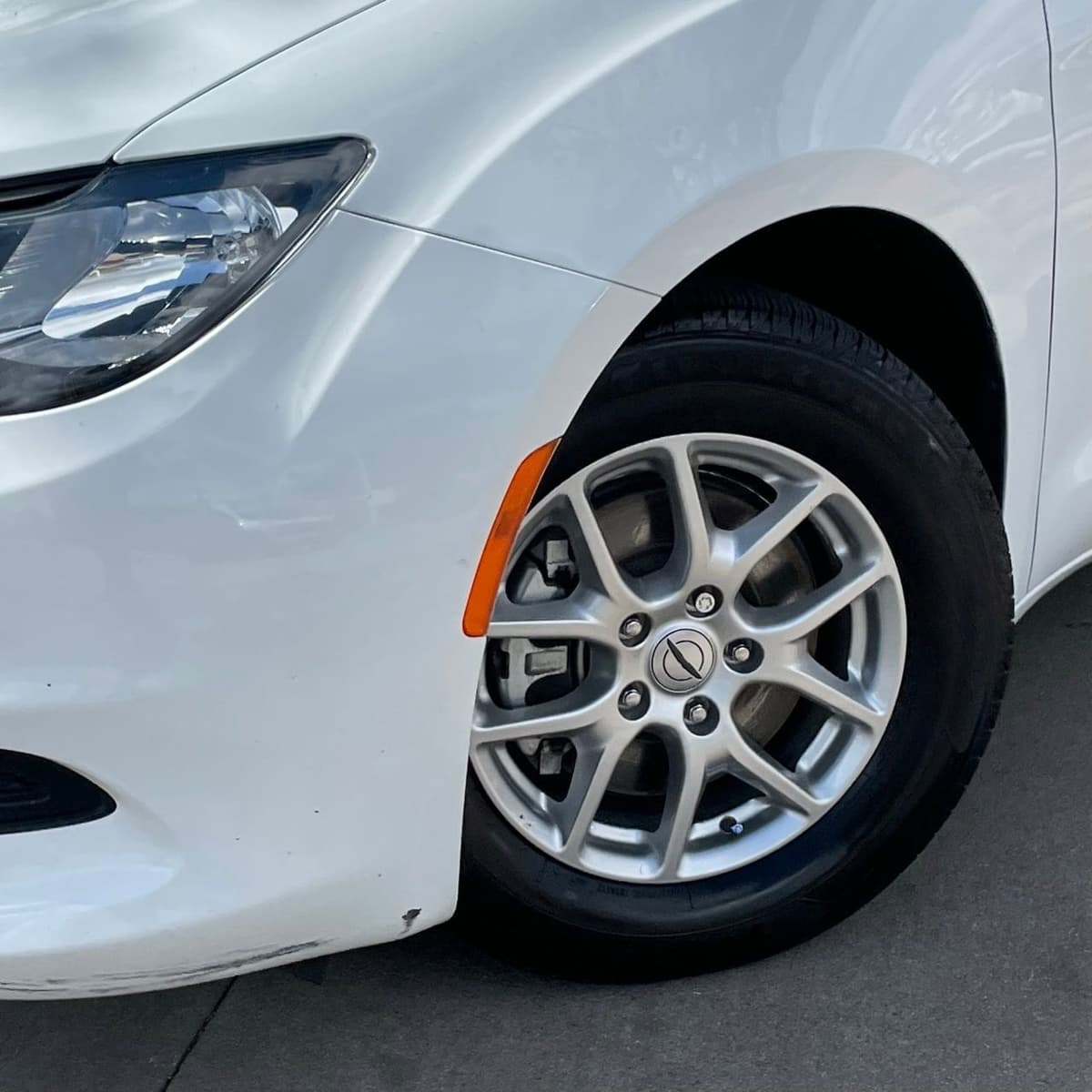 2023 Chrysler Voyager - Image 8