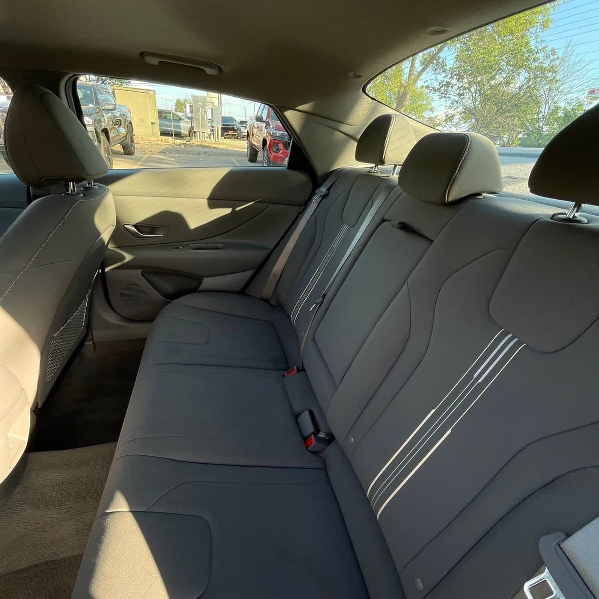 2025 Hyundai Elantra - Image 23