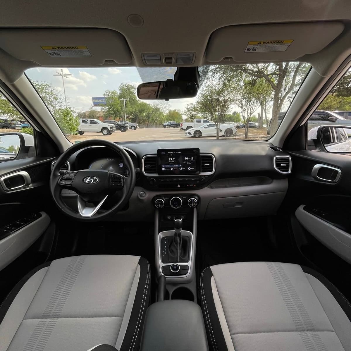 2025 Hyundai Venue - Image 10