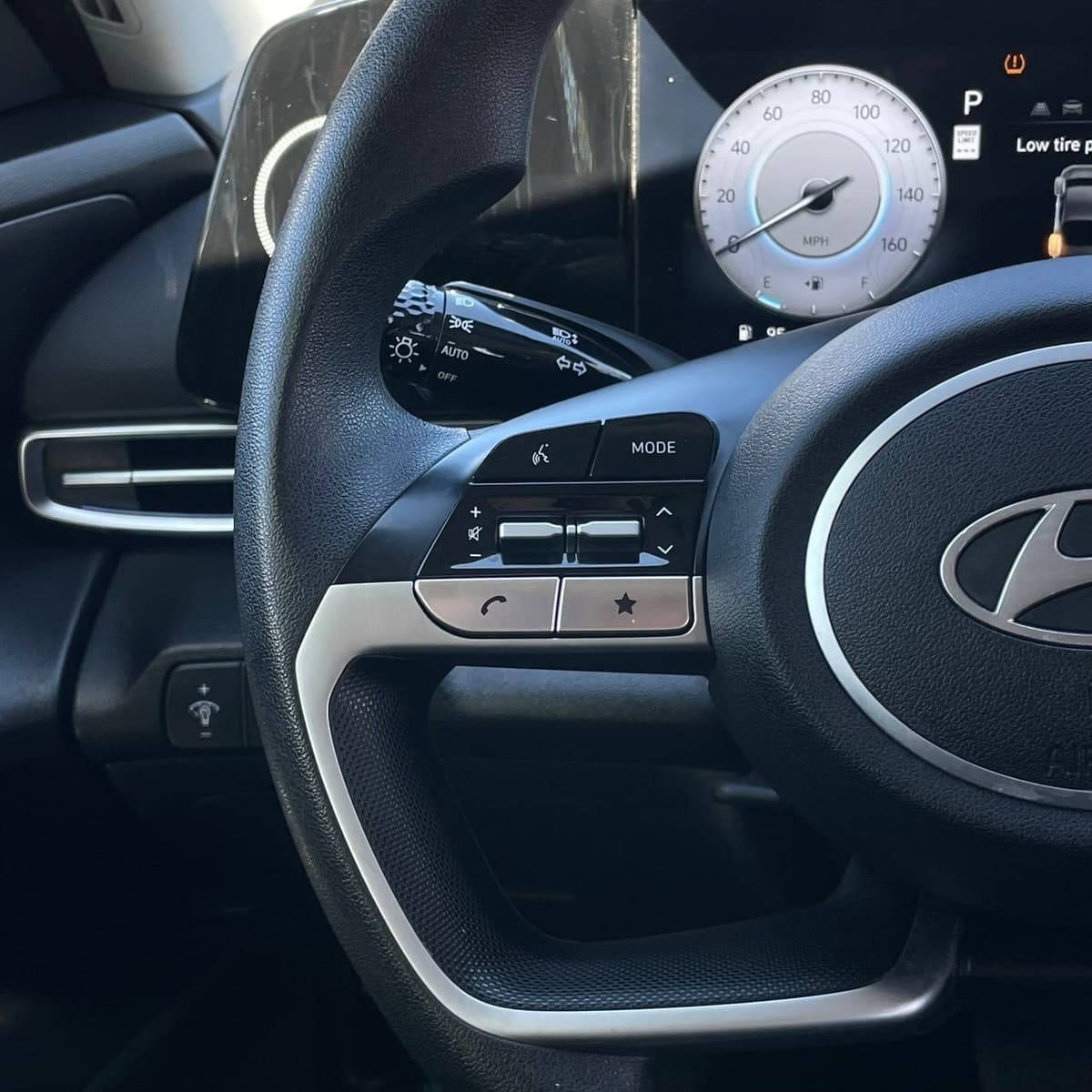 2024 Hyundai Elantra - Image 13