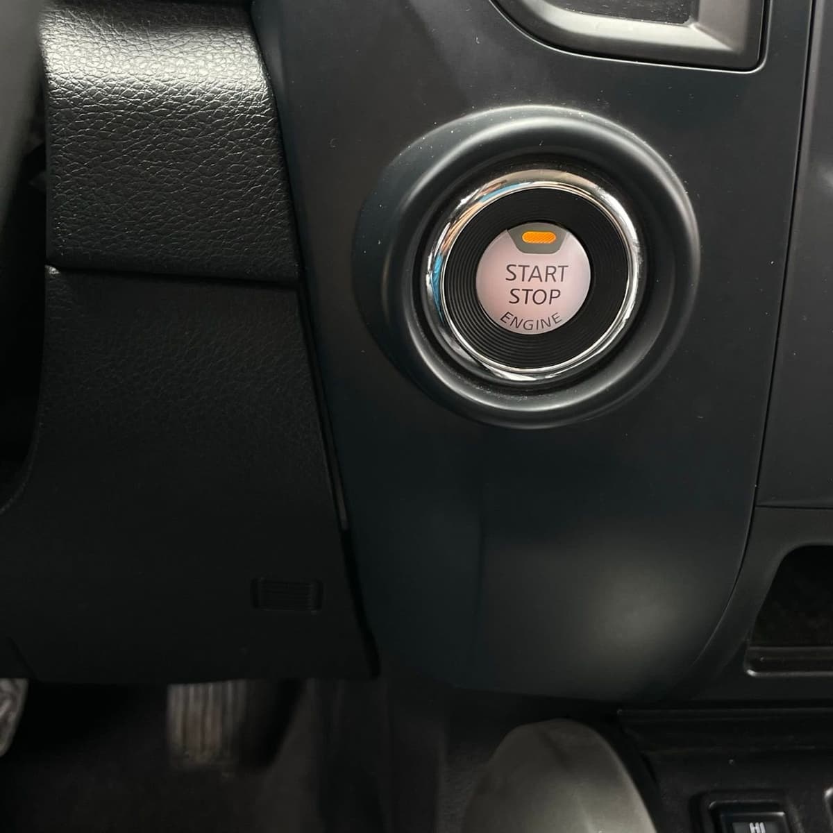 2024 Nissan Titan - Image 17