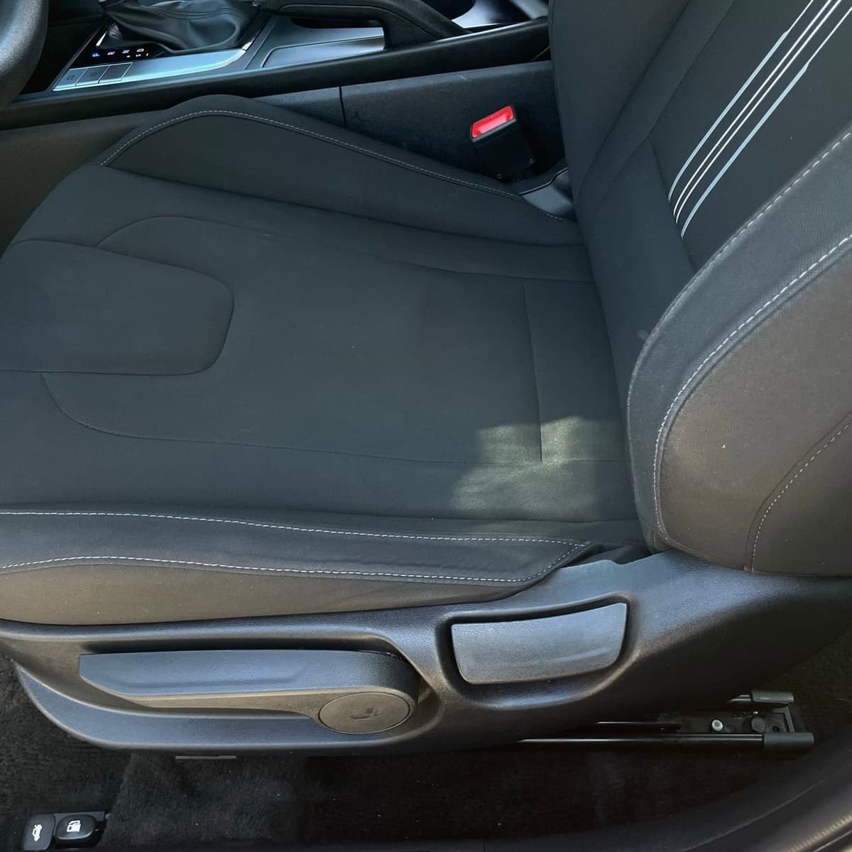 2024 Hyundai Elantra - Image 22