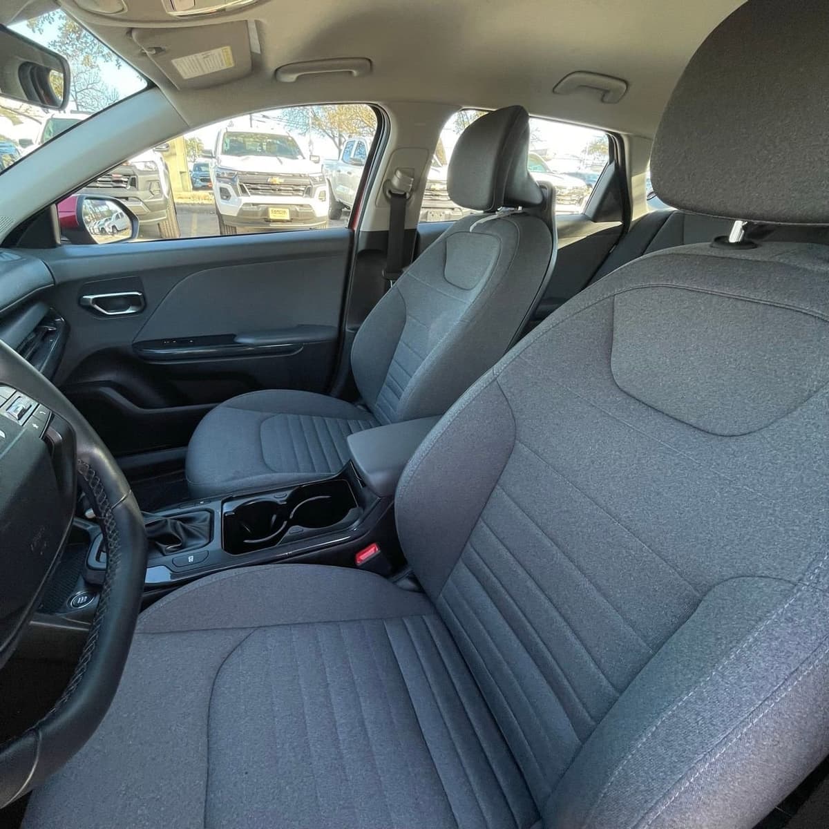 2025 Kia K4 - Image 20