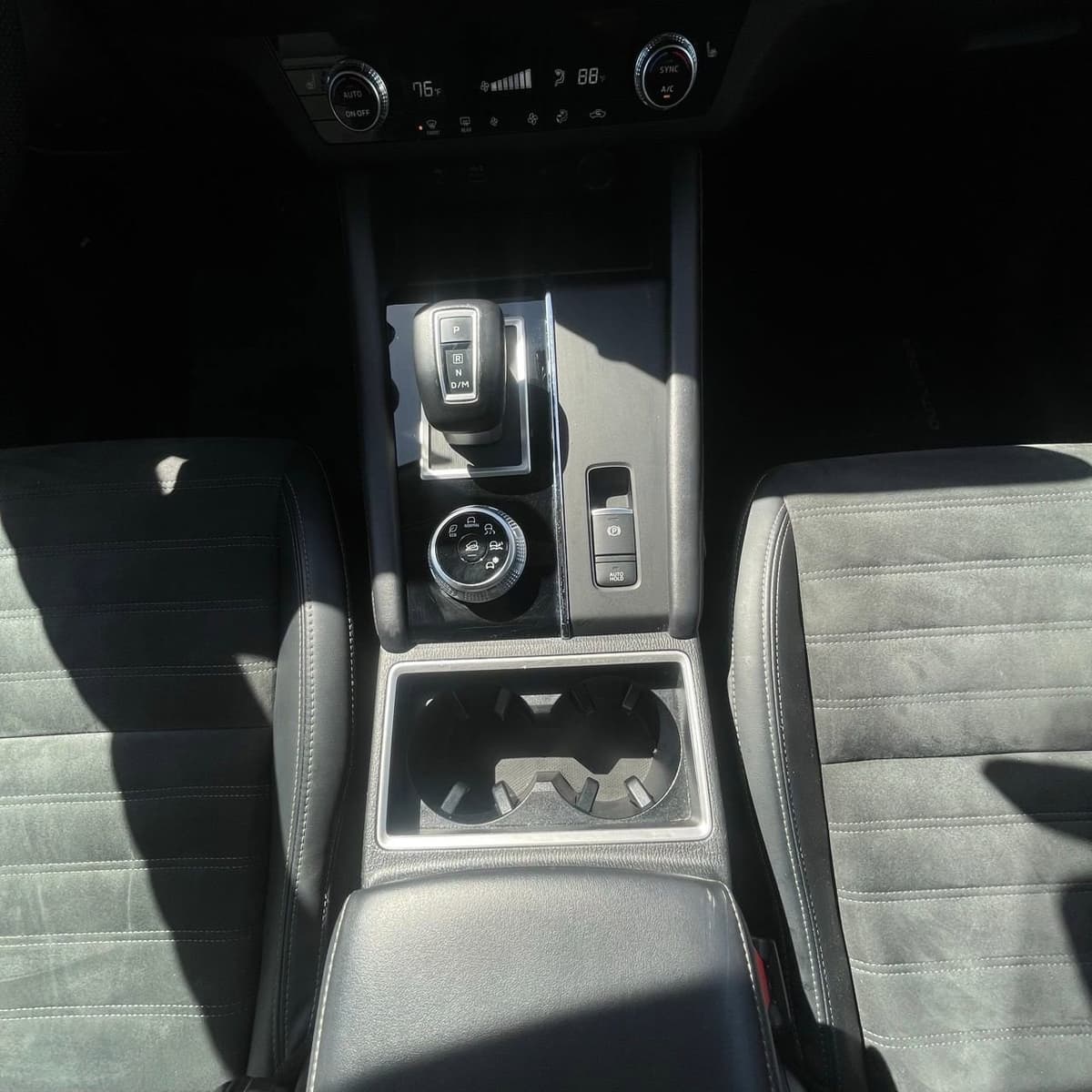 2024 Mitsubishi Outlander - Image 19