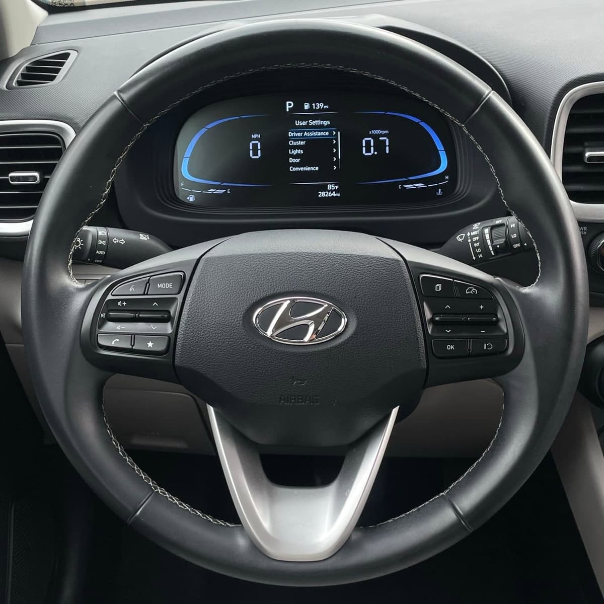 2025 Hyundai Venue - Image 12