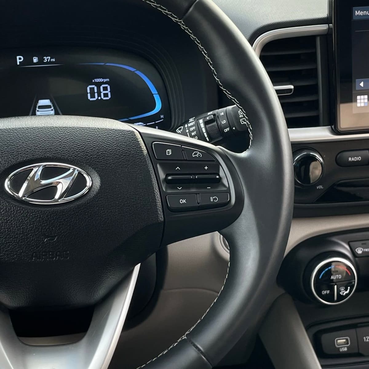 2025 Hyundai Venue - Image 14