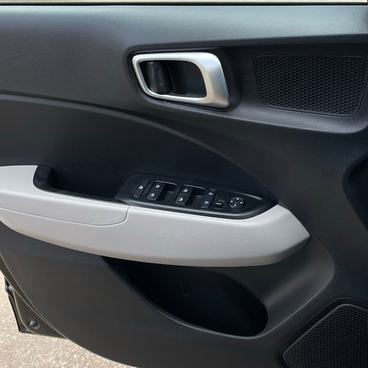 2025 Hyundai Venue - Image 20
