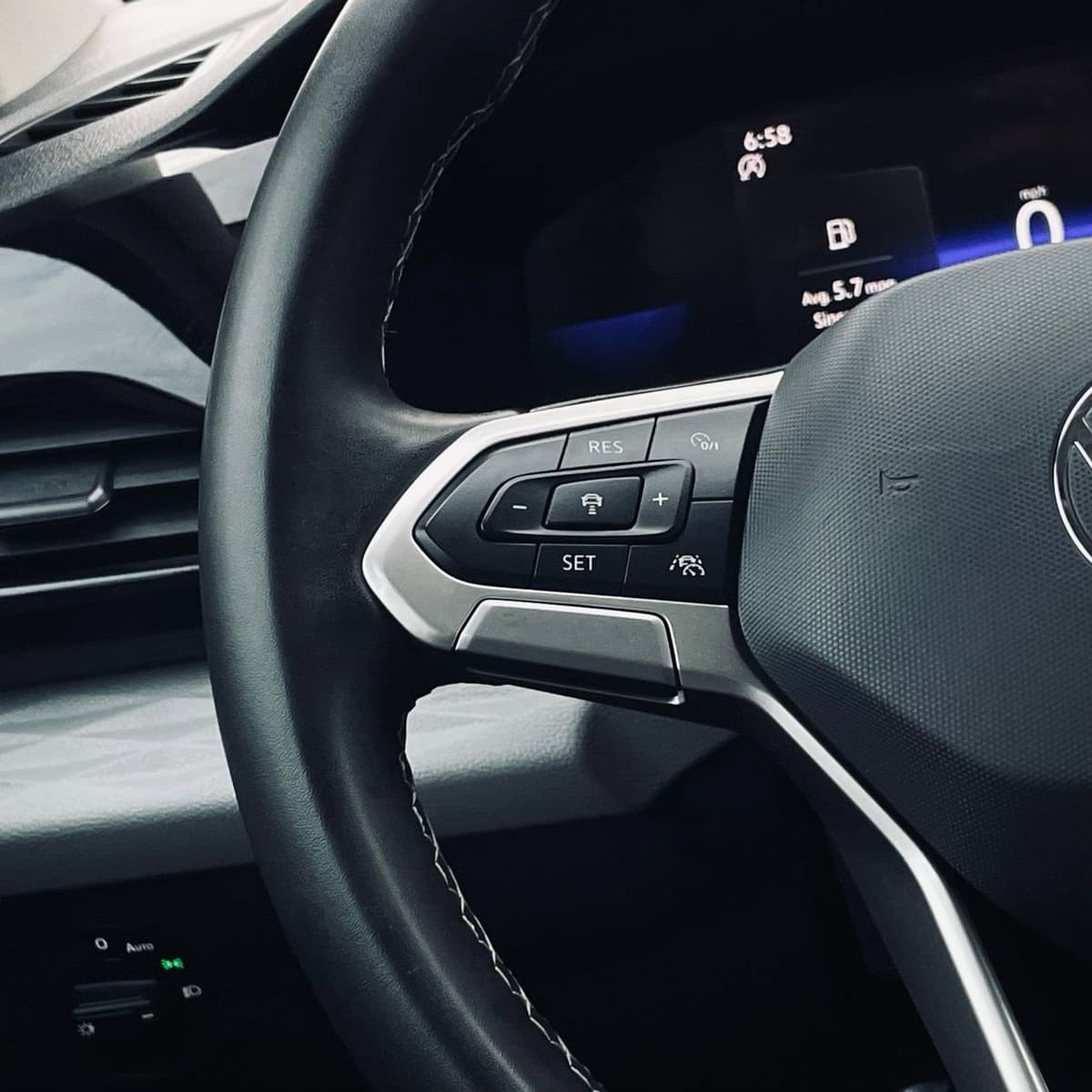 2024 Volkswagen Taos - Image 11