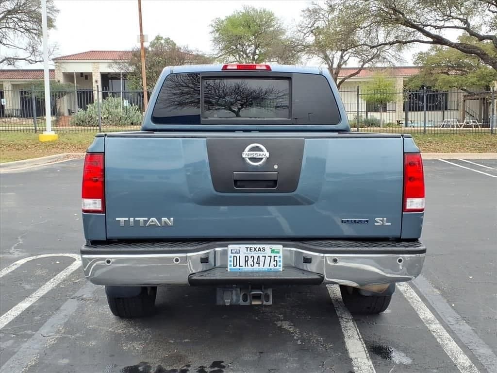 2011 Nissan Titan - Image 4