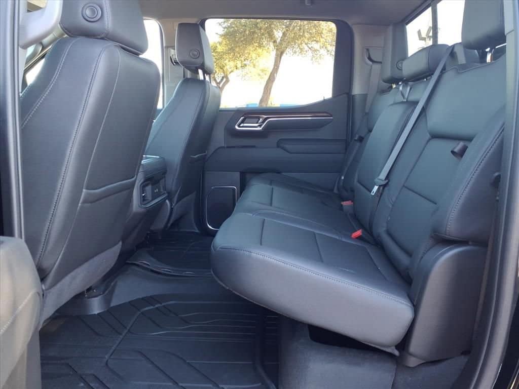 2026 Chevrolet Silverado 1500 - Image 11