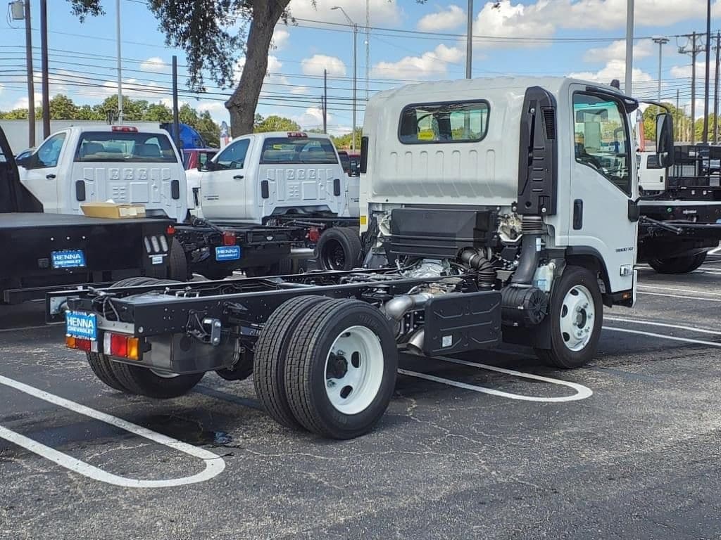2025 Chevrolet Low Cab Forward 5500 XD - Image 4