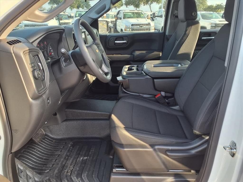 2026 Chevrolet Silverado 1500 - Image 6