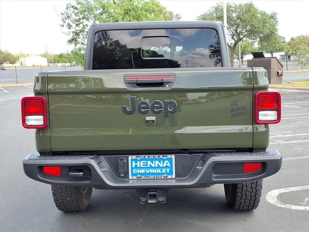 2023 Jeep Gladiator - Image 11