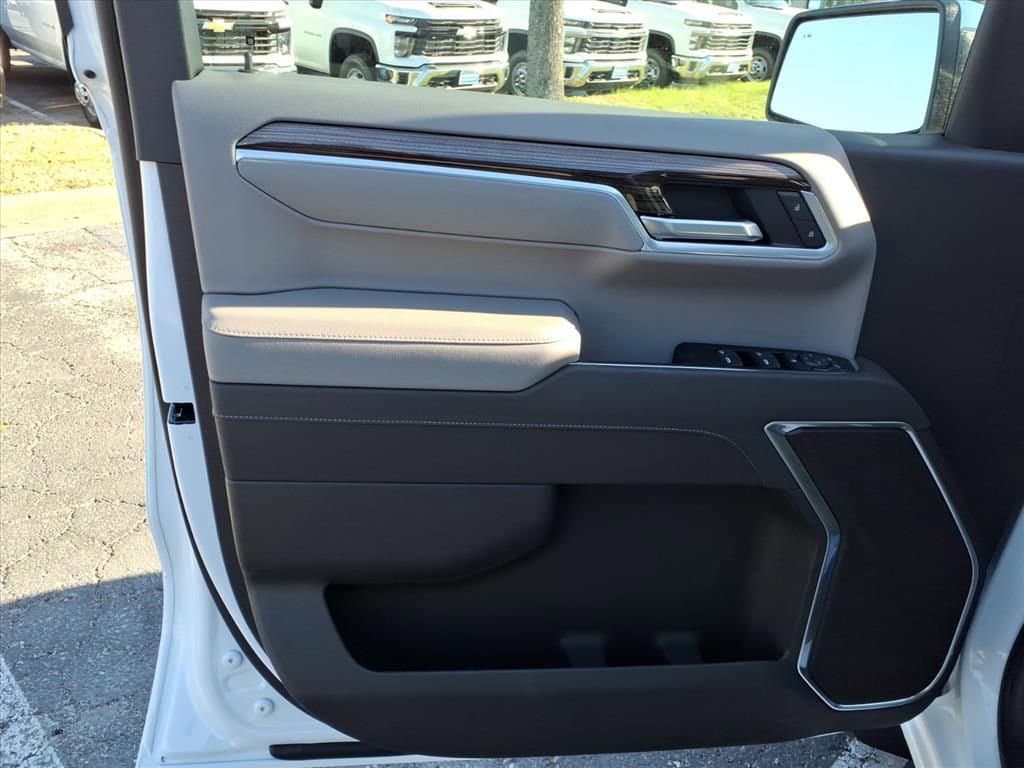 2026 Chevrolet Silverado 1500 - Image 10