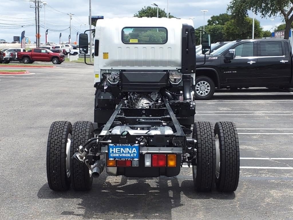 2025 Chevrolet Low Cab Forward 4500 HG - Image 5