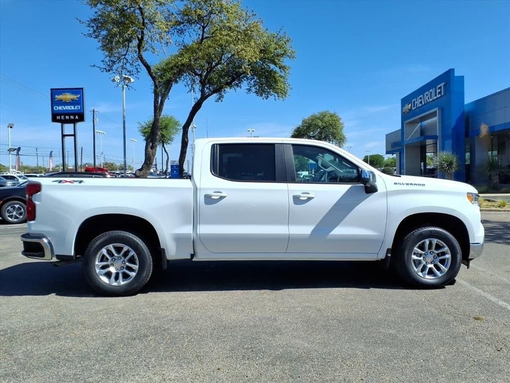 2026 Chevrolet Silverado 1500 - Image 5