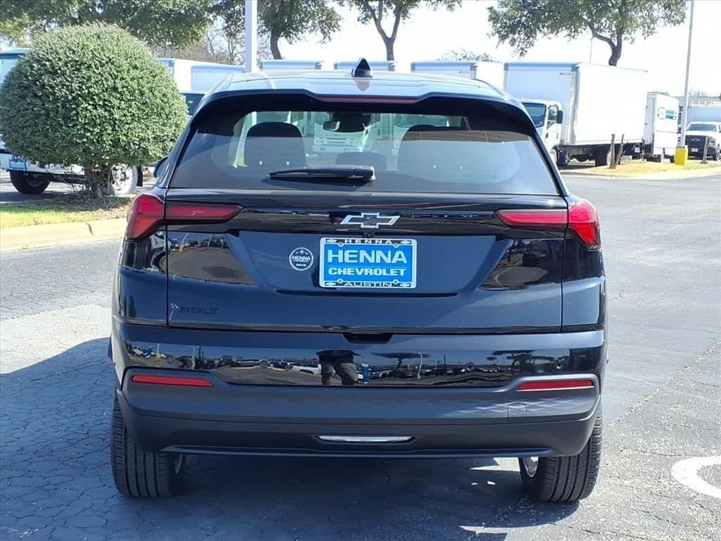 2027 Chevrolet Bolt - Image 9