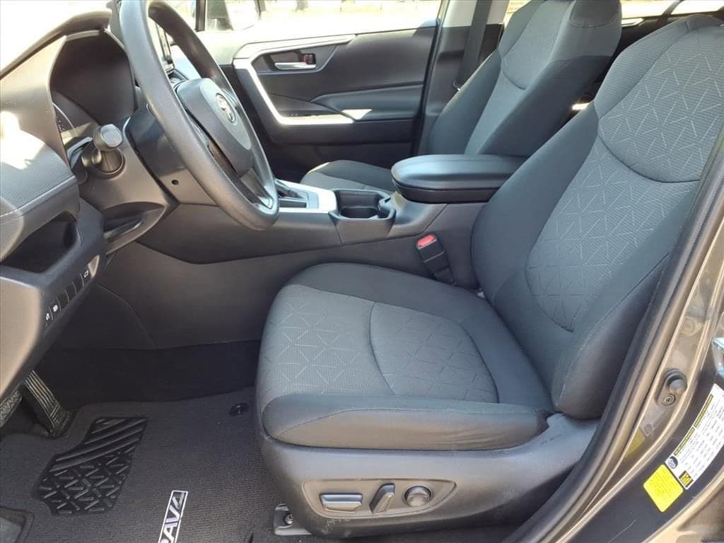 2021 Toyota RAV4 - Image 14