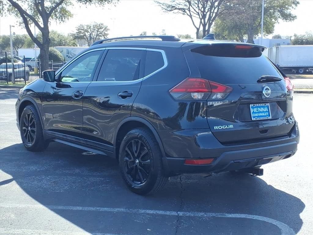 2017 Nissan Rogue - Image 11