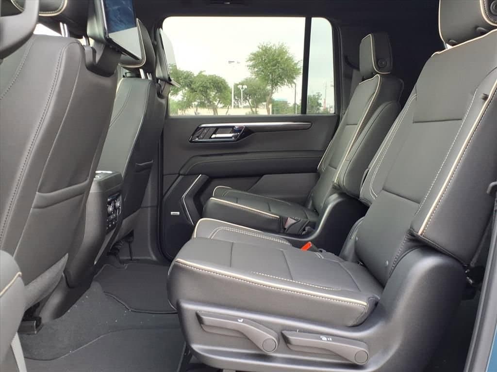 2026 Chevrolet Suburban - Image 18
