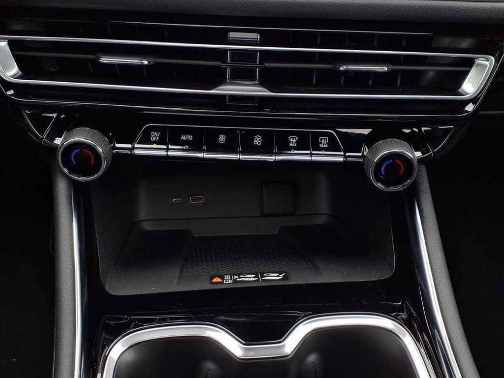 2026 Chevrolet Traverse - Image 18