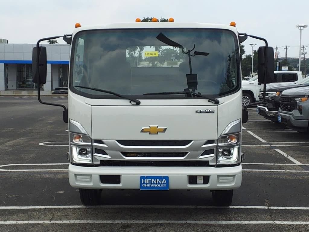 2025 Chevrolet Low Cab Forward 5500 XG - Image 2