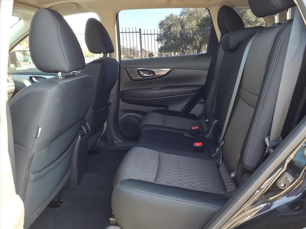 2017 Nissan Rogue - Image 22