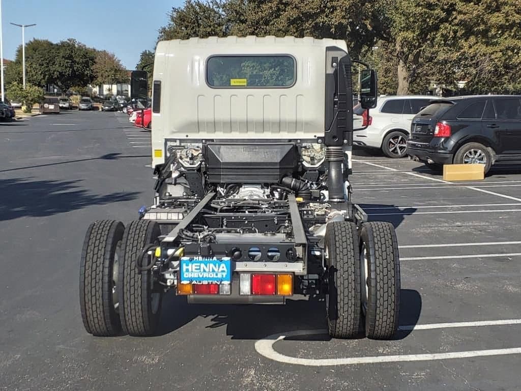 2025 Chevrolet Low Cab Forward 5500 XD - Image 5