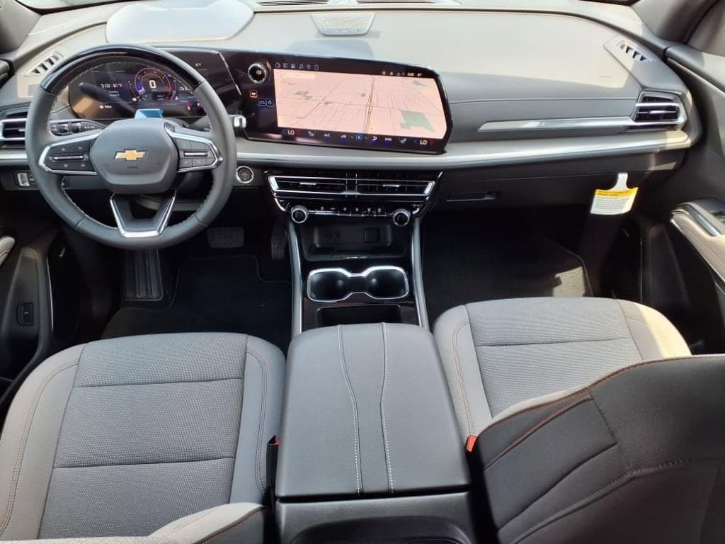 2026 Chevrolet Traverse - Image 8