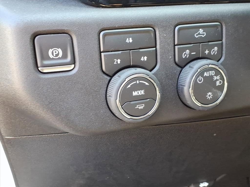 2026 Chevrolet Silverado 3500 HD Chassis Cab - Image 13