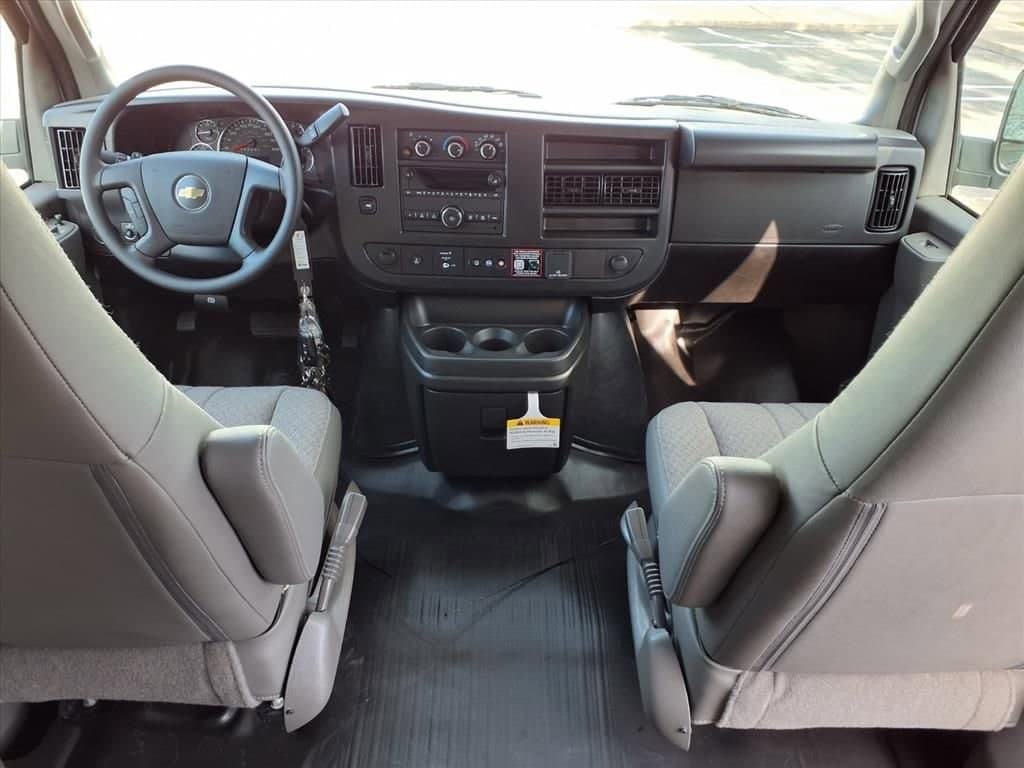2026 Chevrolet Express Cargo - Image 7