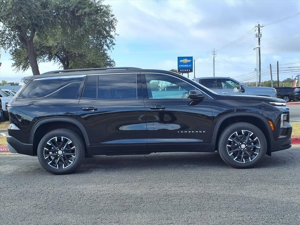 2026 Chevrolet Traverse - Image 3