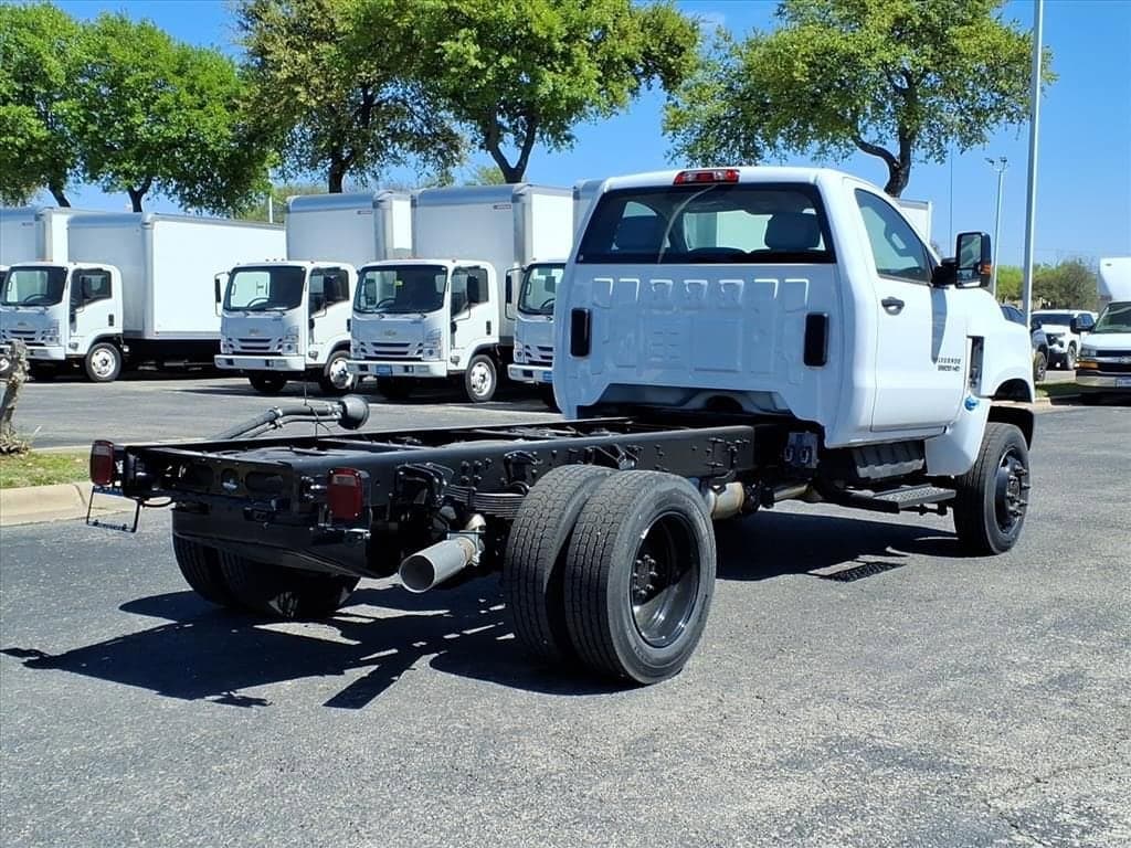 2024 Chevrolet Silverado 5500 HD - Image 6