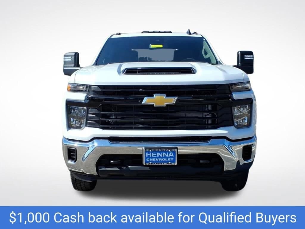 2026 Chevrolet Silverado 3500 HD Chassis Cab - Image 2