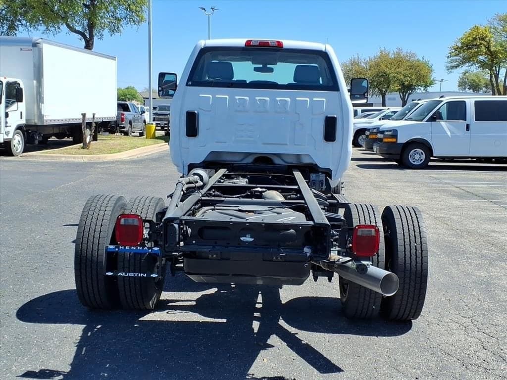 2024 Chevrolet Silverado 5500 HD - Image 7