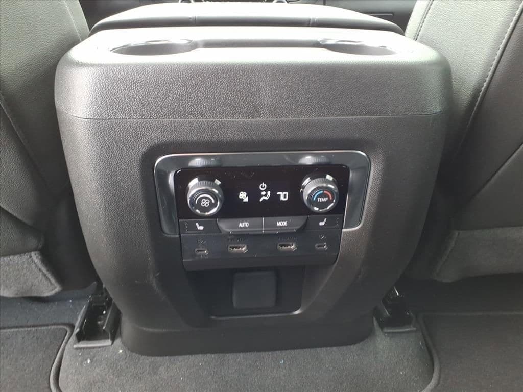 2026 Chevrolet Suburban - Image 20